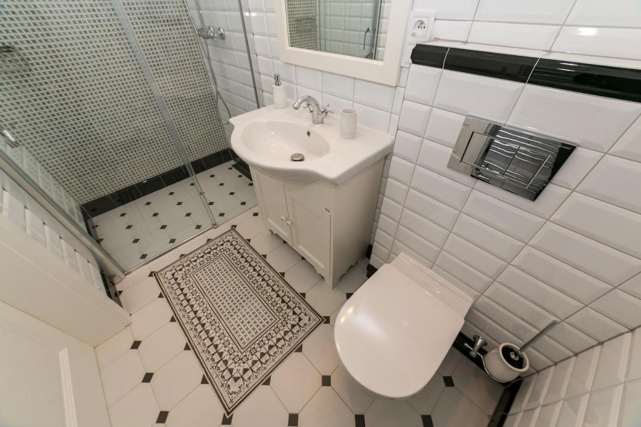New Studio 3 - Self Check In, Parking Possible, Weekend Free Parking 브라티슬라바 외부 사진