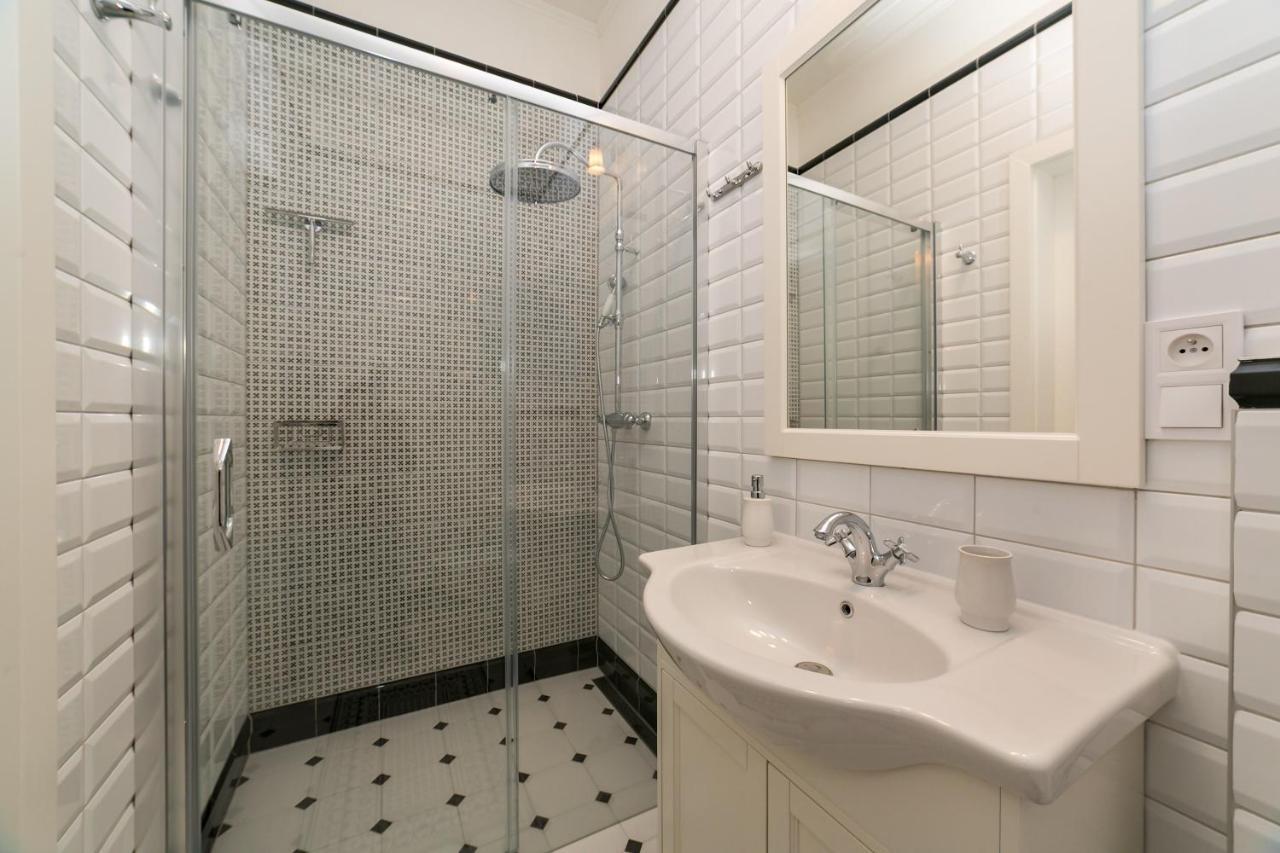 New Studio 3 - Self Check In, Parking Possible, Weekend Free Parking 브라티슬라바 외부 사진